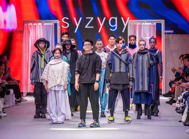 SYZYGY 與遠東新世紀股份有限公司合作，將運動員比喻為星辰，將星結現象比喻為運動員的毅力與團結。（吳松翰攝）