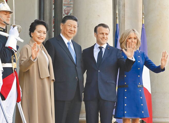 中国国家主席习近平5月欧洲行，可望访问匈牙利、塞尔维亚，以及法国。图为2019年3月，习近平结束对法国的国是访问，准备离开巴黎。（新华社）