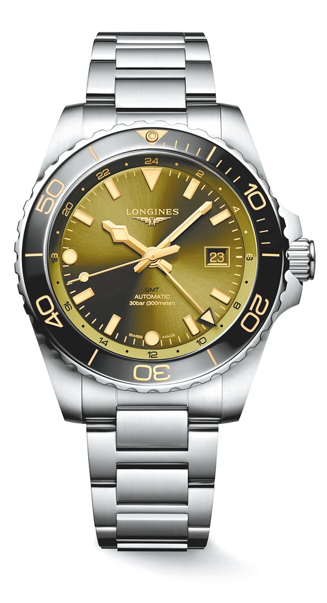 浪琴表深海征服者系列GMT腕表HYDROCONQUEST GMT 43mm綠色面盤不鏽鋼鍊帶款，10萬300元。（Longines提供）