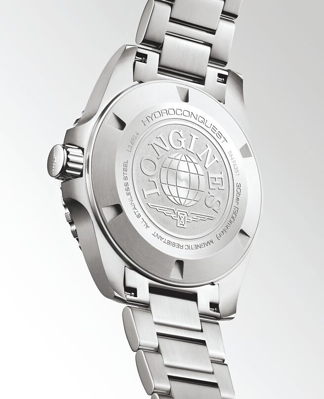 浪琴表深海征服者系列GMT腕表HYDROCONQUEST GMT 43mm腕表，表背設計概念源自1993年五星上將系列。（Longines提供）