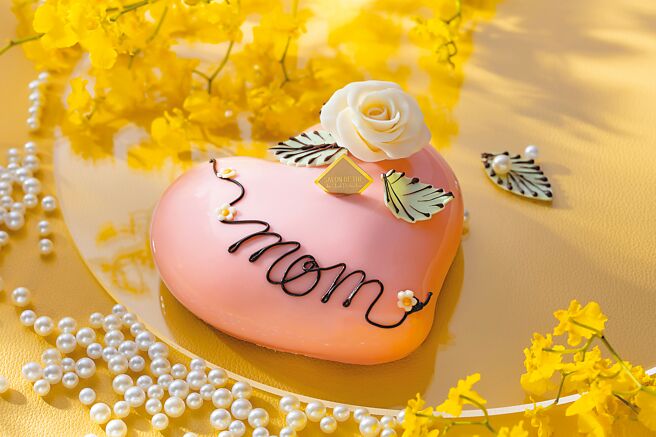 SALON DE THE de Joel Robuchon侯布雄法式茶点沙龙倾心，5吋售价1280元。（远东百货提供）