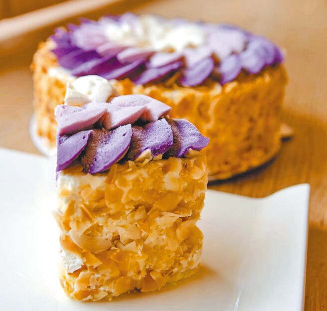 CareMully沐甄豆紫芋香米优雅裙摆蛋糕，820g 7吋售价1290元。（远东百货提供）