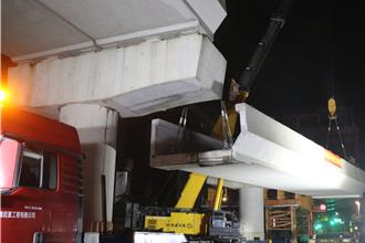 桃捷綠線高架「最後橋梁合龍」 張善政凌晨見證里程碑