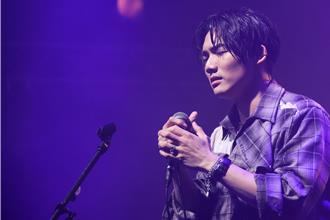 徐暐翔为出道首秀脱了 养眼身材献歌迷惊呼声不断