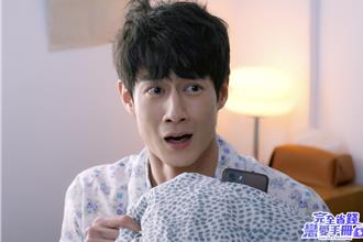 男星喝醉被心儀對象扛回家 遭對方外婆擦澡摸透透