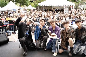 五月天紅包金額驚人 鼓鼓聽聞急喊婚宴「馬上辦」