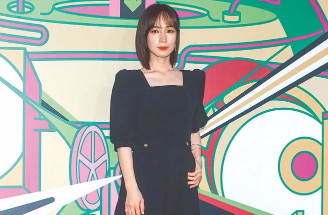 小薰晒性感比基尼照。（图／中时资料照）