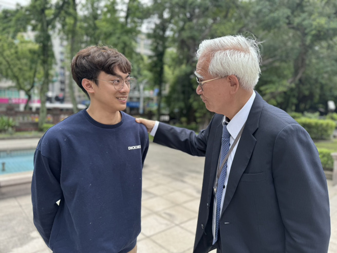 盧明光勉勵學生，充分利用學校、學長姐們的資源。（大同大學提供）