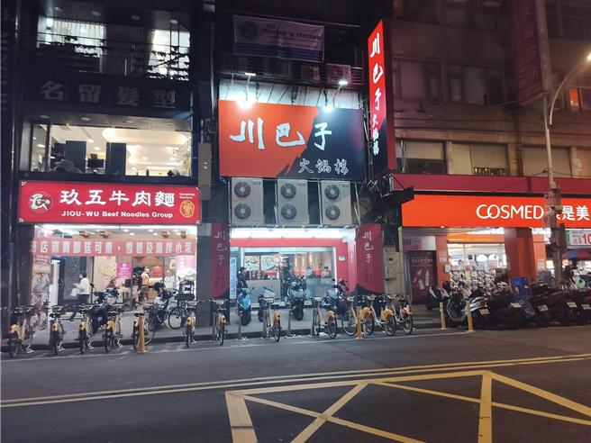 艺人张永正(歪哥)的哥哥张永华所开设的「川巴子火锅楼」，预计在5月5日吹熄灯号。(翻摄自川巴子火锅楼脸书)