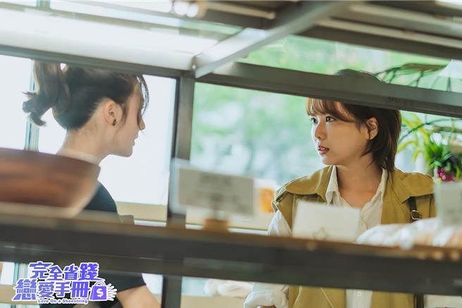 方语昕（右）以正宫之姿呛声陈语安。（TVBS提供）