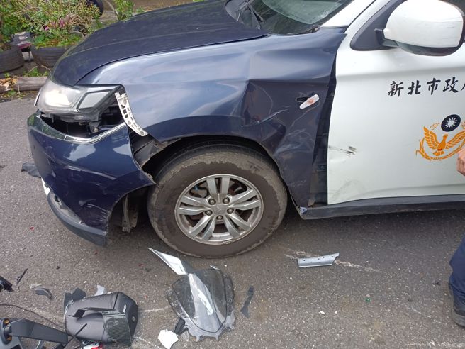 新店分局在台9線北宜公路32.8公里處財茂萬進行防飆勤務時，23歲余姓男機車騎士過彎時不慎自摔，擦撞警車。（圖／警方提供）