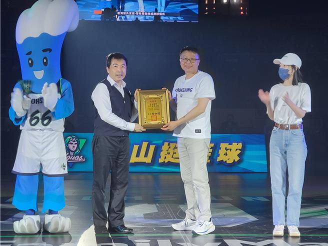 刑事局27日至28日和玉山金控、高雄全家海神隊、高雄市警察局等單位，在高雄市鳳山體育館共同舉辦反詐宣導活動。（翻攝照片／林郁平台北傳真）