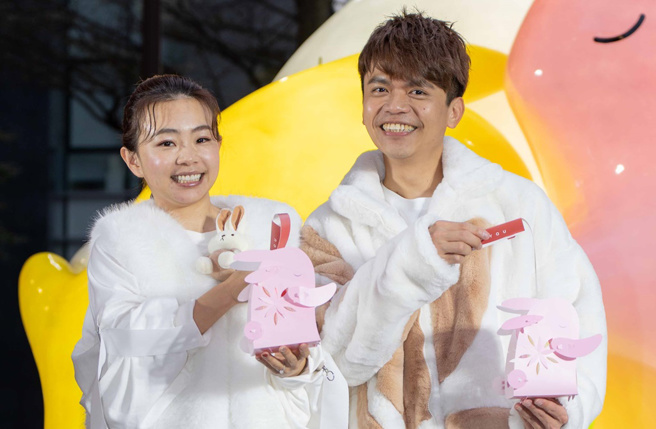 蔡阿嘎和老婆二伯回家鄉參與媽祖遶境活動。（圖／中時資料照）