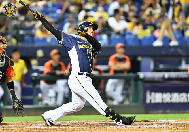 中信兄弟陳子豪11局下敲出追平2分炮。（中信兄弟提供）