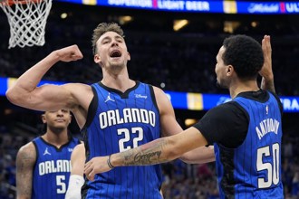 NBA》騎士下半場進攻大當機 華格納領軍魔術扳平戰局