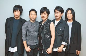 五月天公益演唱會捐4千萬 阿信無預警宣布：下一站花蓮見 