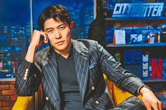 鈴木亮平 自豪跳裸舞