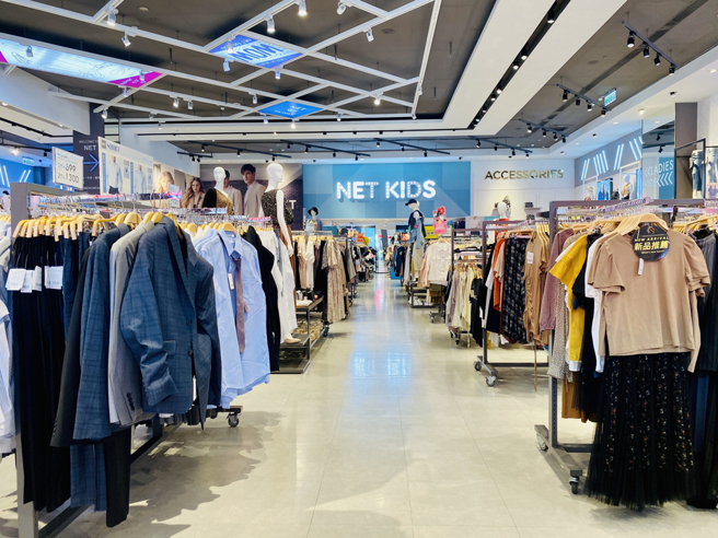 平價服飾店NET廣受民眾歡迎。（示意圖，shutterstock／達志）