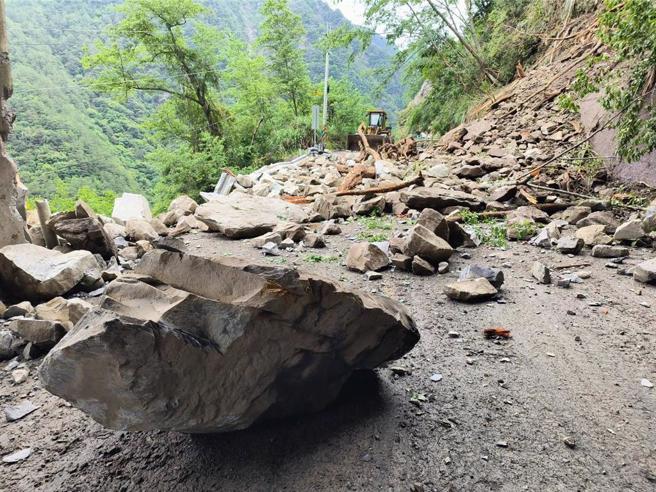 好消息！中橫便道終於搶通 預計今日中午開放通行。（資料照 公路局谷關工務段提供／潘虹恩台中傳真）