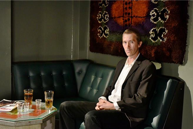 尤西瓦塔寧演戏一次OK，以在《落叶》中的角色连获双影帝提名。（海鹏影业提供）