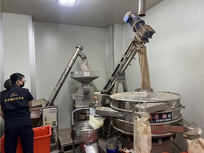 台中市卫生局27日接获新北市政府卫生局通报，台中市有3家食品贩售业者去年进货共3.9公斤，已通知停售下架。（台中市卫生局提供／张妍溱台中传真）