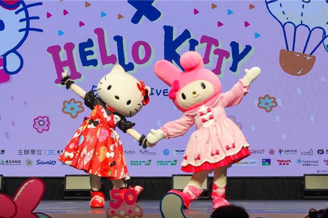 台东县长饶庆铃今宣布台湾国际热气球嘉年华今年7月6日至8月19日台东鹿野高台登场。（台东县政府提供／蔡旻妤台东传真）