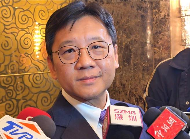 國民黨立委訪京團與台商台青座談，大陸全國台企聯會長李政宏表示，台商期盼兩岸交流早日重回正軌。（藍孝威攝）