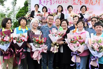 彰化拓展通路销20万枝康乃馨 「绿精灵」疗癒亮相抓眼球