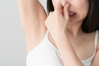 活潑多才藝卻沒朋友！狐臭嚴重影響人際 醫1招揮別社交困境