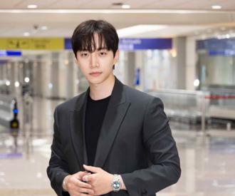 李俊昊魅力來台 機場時尚秀伯爵腕表