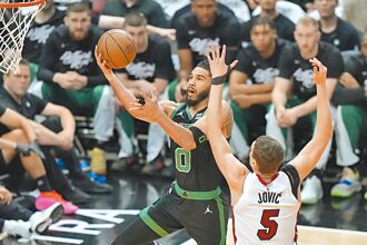 NBA》雙探花各轟22分 綠軍搶回主場優勢