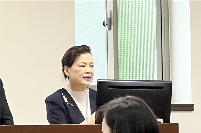 經濟部長王美花29日出席立法院經濟委員會，會前受訪被問到卸任後出路，表示520前做好經濟部工作，其他的以後再說。（圖／報系資料照）