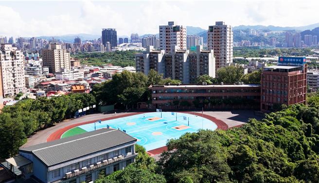 新北市私立及人高级中学申请更名为「中信国际学校财团法人新北市中信高级中等学校」，113学年度欲以新校名招生，但因尚未审核过遭教育局驳回。（翻摄自及人高中官网）