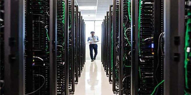 台电指出，北部地区多家 IDC(网际网路资料中心)接连申设，已使北部地区多处出现系统瓶颈，未来新资料中心申请用电将要求儘量转往中南部。(资料照)