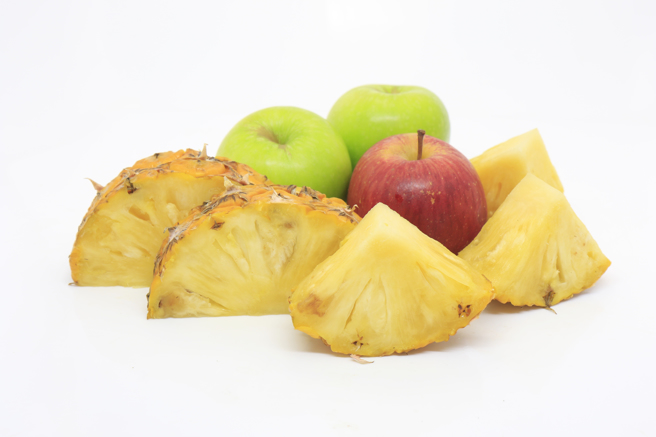 凤梨所含的「凤梨酵素」，能阻止大肠杆菌附着于肠壁，减少细菌毒素的生成。（示意图，Shutterstock／达志）