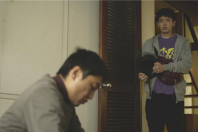 柯震东被柯宇纶咒骂「俗辣真的不行」。（公视、MyVideo提供）