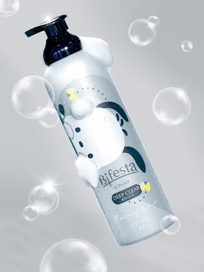 
碧菲絲特 極淨碳酸泡洗顏(帕恰狗限定增量版) NT199/瓶。泥炭雙重吸附成分，徹底吸附毛孔深層的黑頭髒污及多餘的油脂，讓肌膚乾淨清爽不油。(圖片/碧菲絲特提供)