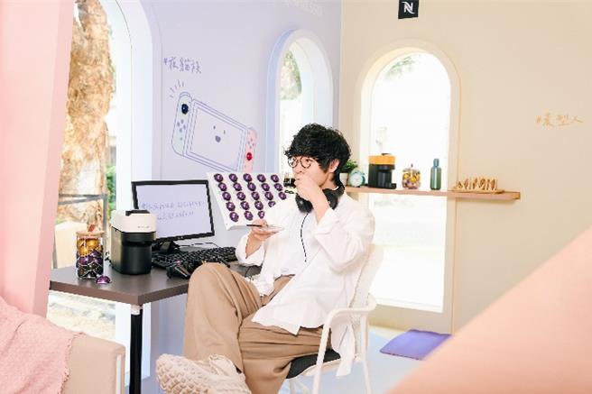 卢广仲29日化身快闪店一日店长。（Nespresso提供）