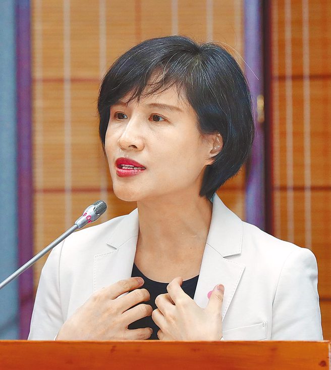 曾任文化部长的郑丽君将高陞副阁揆，但就任前却发生其夫遭质疑赚红钱的插曲，引发讨论。（示意图／资料照／刘宗龙摄）