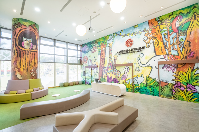 禾馨医疗自今年4月起，增设「儿科特别门诊」，组织六大次专科领域的儿科医师，打造专科医师团队，充分发挥其专责功能，让孩童得到更精准的诊治及照护，并提供爸妈最完善的谘询与服务。(禾馨提供)