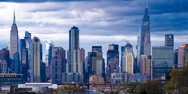 REITs出現整理，但法人表示，由於法人低配REITs且已出現折價，後市具投資價值。圖／美聯社