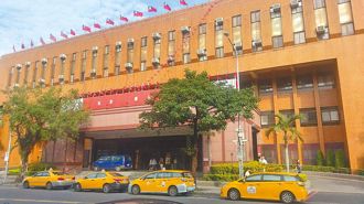 ACE虛擬幣詐案詐財22億  知名律師當庭認罪凌晨400萬交保