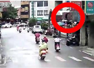 毒蟲爬民宅行竊卡雨棚   摔下落跑被逮掉出3包毒品