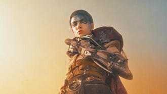 安雅泰勒喬伊接棒莎莉賽隆 為戲剃平頭