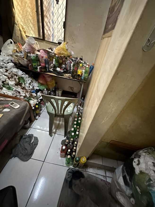 人妻打开小叔的房间，发现里面堆满各种垃圾。（图／翻摄自爆料公社）
