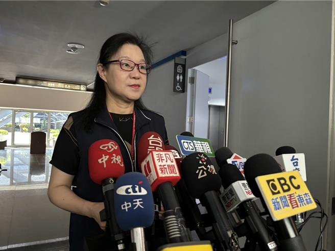 2024年全国大学运动会爆出选手疑似食物中毒事件，台中市食安处长傅琼慧指出，9名就医选手皆已出院，中市启动调查，疑似生菜沙拉有问题。（冯惠宜摄）