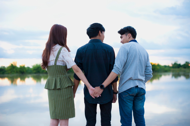 雙魚、天秤、巨蟹、獅子4星座容易相信花言巧語，陷入痛苦的三角關係。（示意圖：shutterstock／達志）