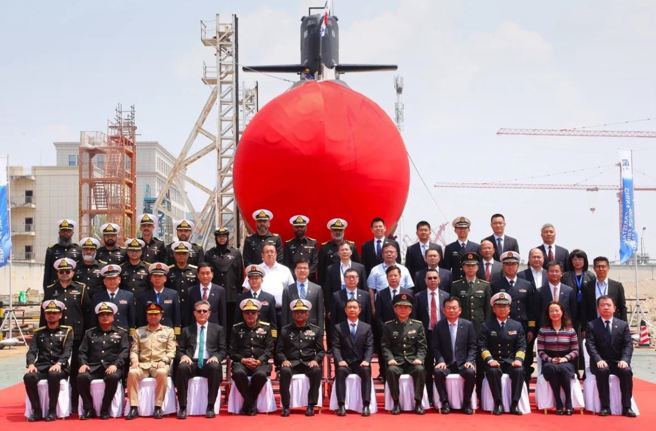 中國和巴基斯坦高層官員都出席了26日在武昌船舶重工集團雙流基地舉行的麒麟級潛艦首艦下水典禮。（巴基斯坦海軍）