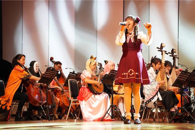 基隆市政府邀請「基隆市國樂團」及「基隆交響管樂團」共同合作，30日在基隆表演藝術中心推出「《基隆萌樂祭》心之所繫—動漫音樂會」，演出「鬼滅之刃」、「寶可夢」等多首知名動漫歌曲，讓全市1200名中小學生超嗨。（基隆市政府提供／徐佑昇基隆傳真）