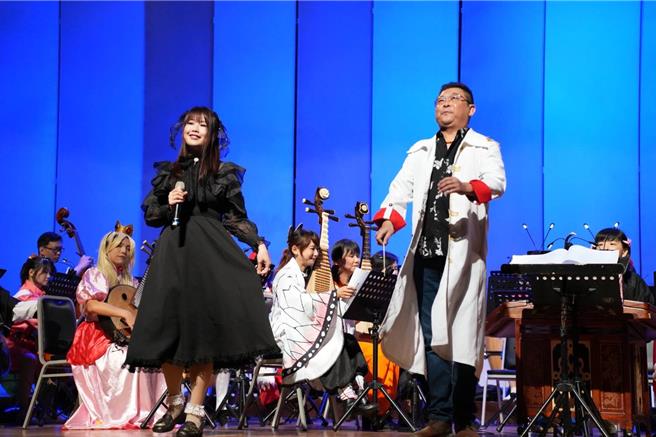 基隆市政府邀請「基隆市國樂團」及「基隆交響管樂團」共同合作，30日在基隆表演藝術中心推出「《基隆萌樂祭》心之所繫—動漫音樂會」，演出「鬼滅之刃」、「寶可夢」等多首知名動漫歌曲，讓全市1200名中小學生超嗨。（基隆市政府提供／徐佑昇基隆傳真）